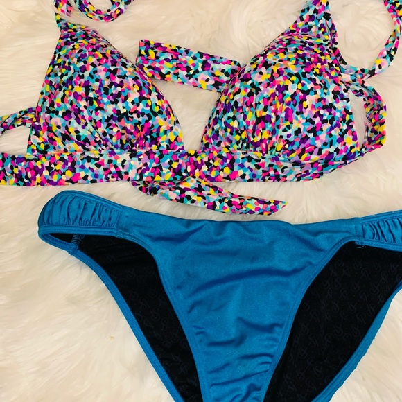 VS Bikini Set #1616 - Picture 2 of 8